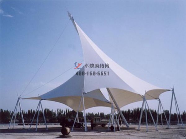 岳陽(yáng)張拉<font color='red'>膜結(jié)構(gòu)景觀(guān)</font>設(shè)計(jì)施工【案例圖片】 　　