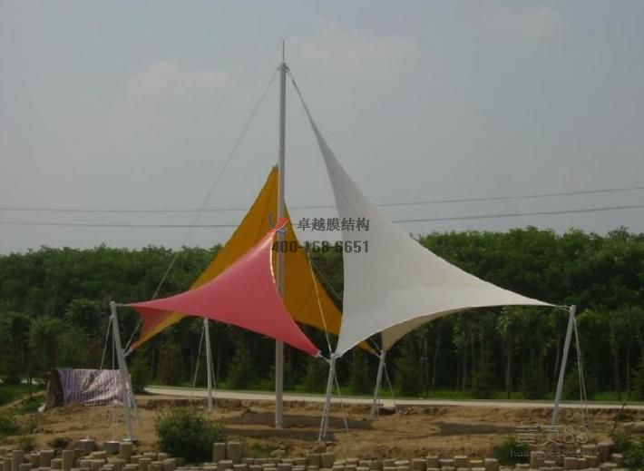 荊門(mén)張拉<font color='red'>膜結(jié)構(gòu)景觀(guān)</font>小品【案例圖片】 　　